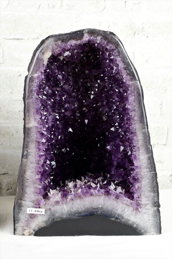 アメジストドーム　カペーラ　晶洞　紫水晶　アメシスト　amethyst geode　インテリア　置物　天然石　パワーストーン