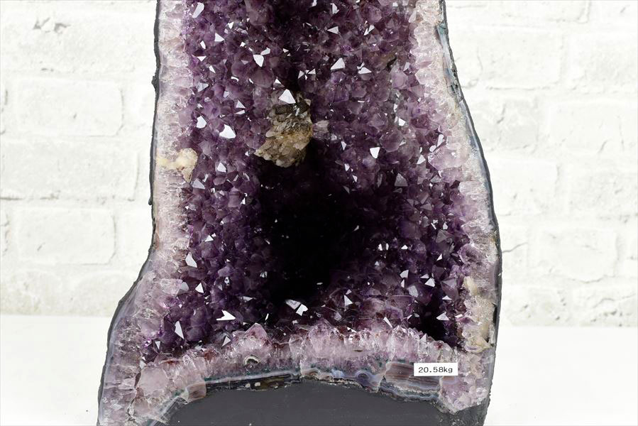 アメジストドーム　カペーラ　晶洞　紫水晶　アメシスト　amethyst geode　インテリア　置物　天然石　パワーストーン