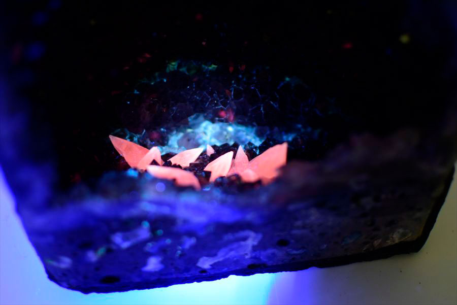 アメジストドーム　カペーラ　晶洞　紫水晶　アメシスト　amethyst geode　インテリア　置物　天然石　パワーストーン