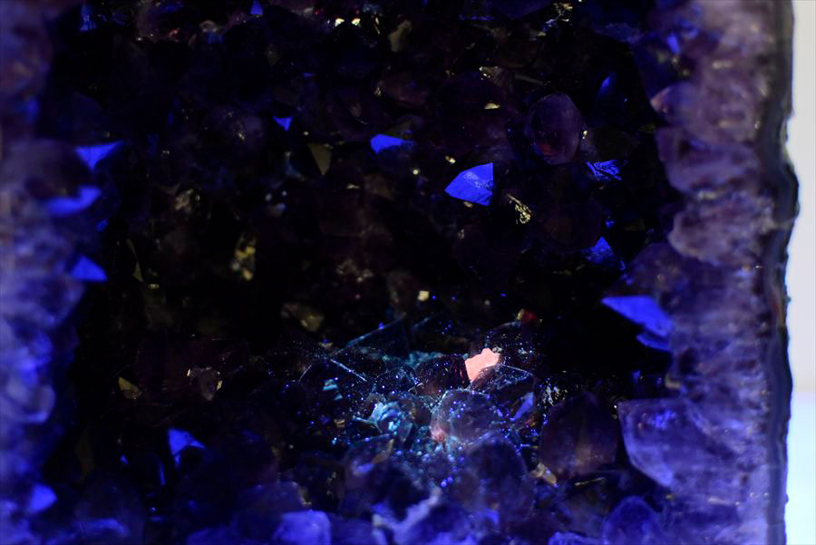 アメジストドーム　カペーラ　晶洞　紫水晶　アメシスト　amethyst geode　インテリア　置物　天然石　パワーストーン
