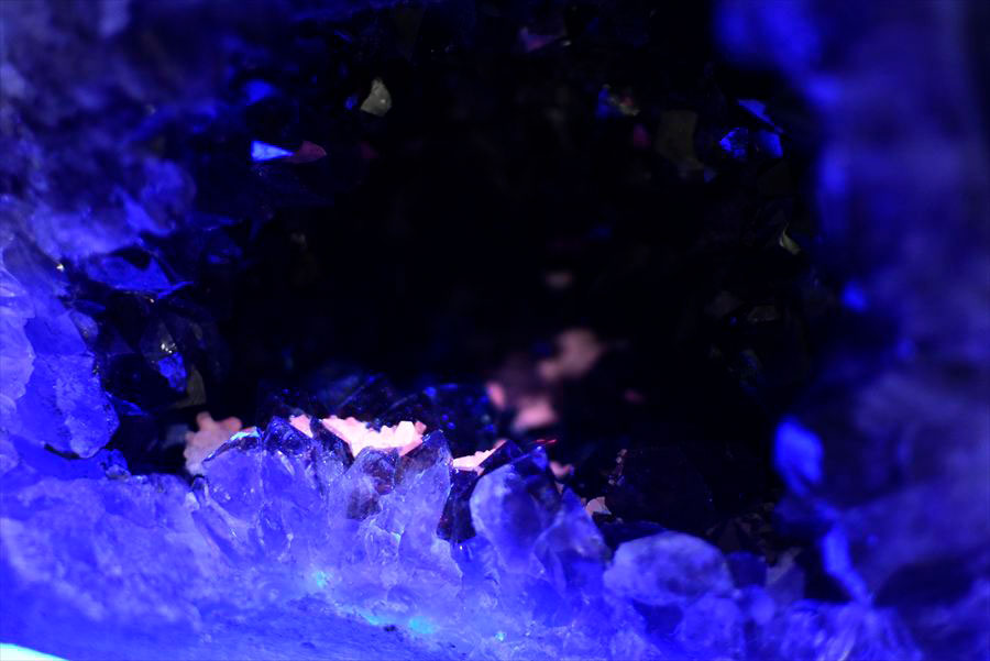 アメジストドーム　カペーラ　晶洞　紫水晶　アメシスト　amethyst geode　インテリア　置物　天然石　パワーストーン