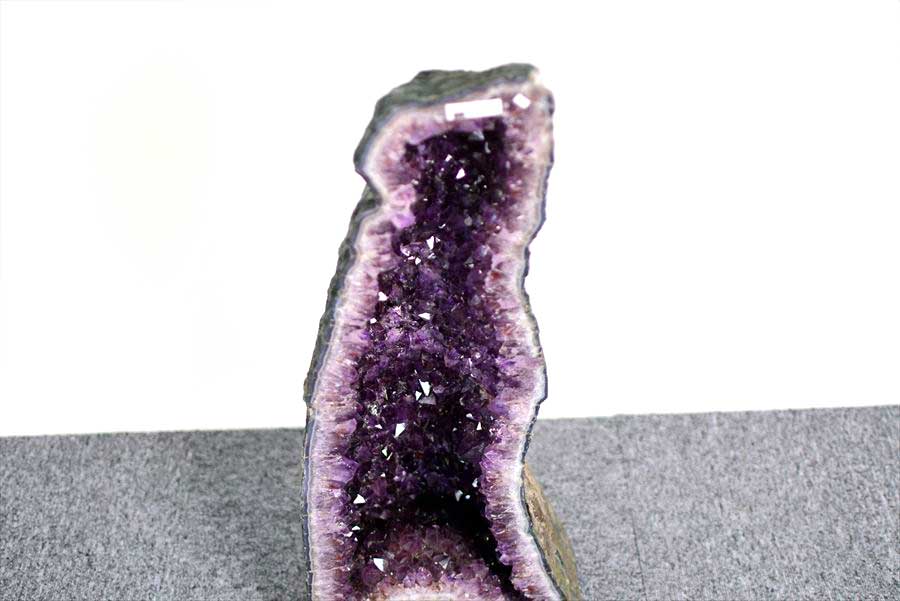 アメジストドーム　カペーラ　晶洞　紫水晶　アメシスト　amethyst geode　インテリア　置物　天然石　パワーストーン