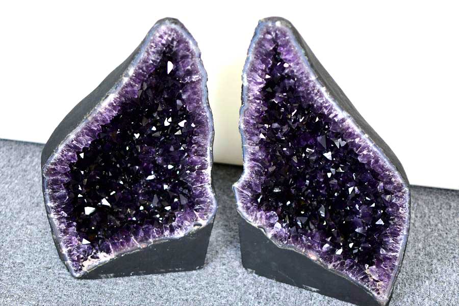 アメジストドーム　ペアドーム　カペーラ　晶洞　紫水晶　アメシスト　amethyst geode　インテリア　置物　天然石　パワーストーン