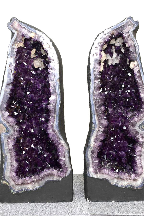 アメジストドーム　ペアドーム　カペーラ　晶洞　紫水晶　アメシスト　amethyst geode　インテリア　置物　天然石　パワーストーン