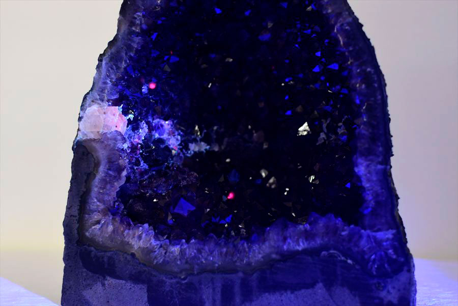 アメジストドーム　カペーラ　晶洞　紫水晶　アメシスト　amethyst geode　インテリア　置物　天然石　パワーストーン