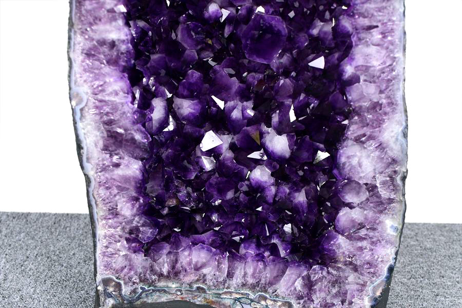 アメジストドーム　カペーラ　晶洞　紫水晶　アメシスト　amethyst geode　インテリア　置物　天然石　パワーストーン