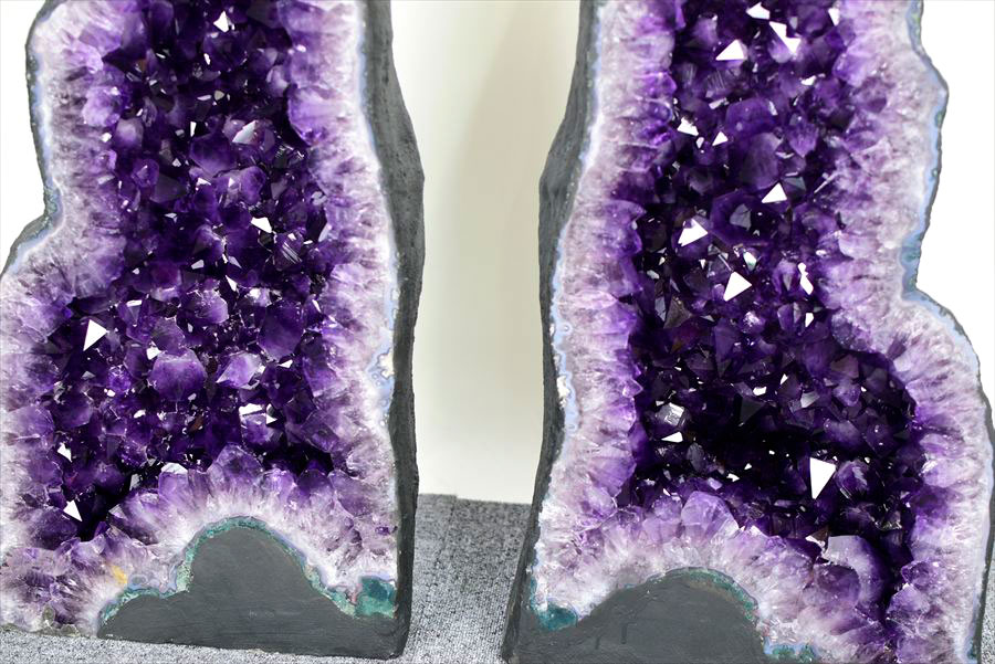 アメジストドーム　ペアドーム　カペーラ　晶洞　紫水晶　アメシスト　amethyst geode　インテリア　置物　天然石　パワーストーン