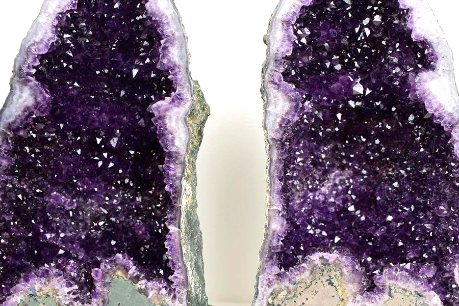 アメジストドーム　ペアドーム　紫水晶　背面　amethyst geode　インテリア　置物　天然石　パワーストーン
