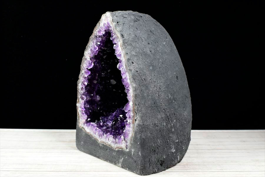 ウルグアイ産・ミニサイズ アメジストドーム（ミニドーム）原産地より