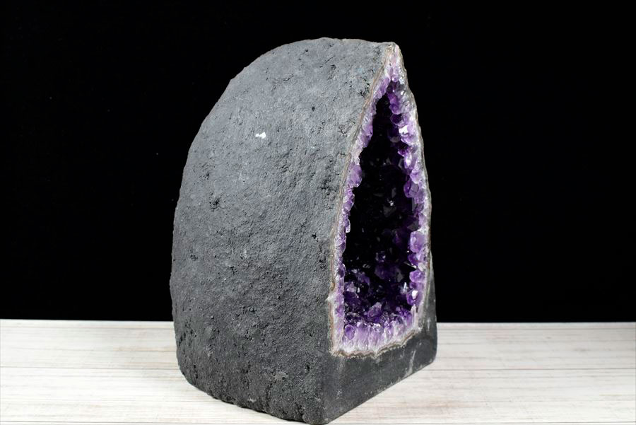 ウルグアイ産・ミニサイズ アメジストドーム（ミニドーム）原産地より