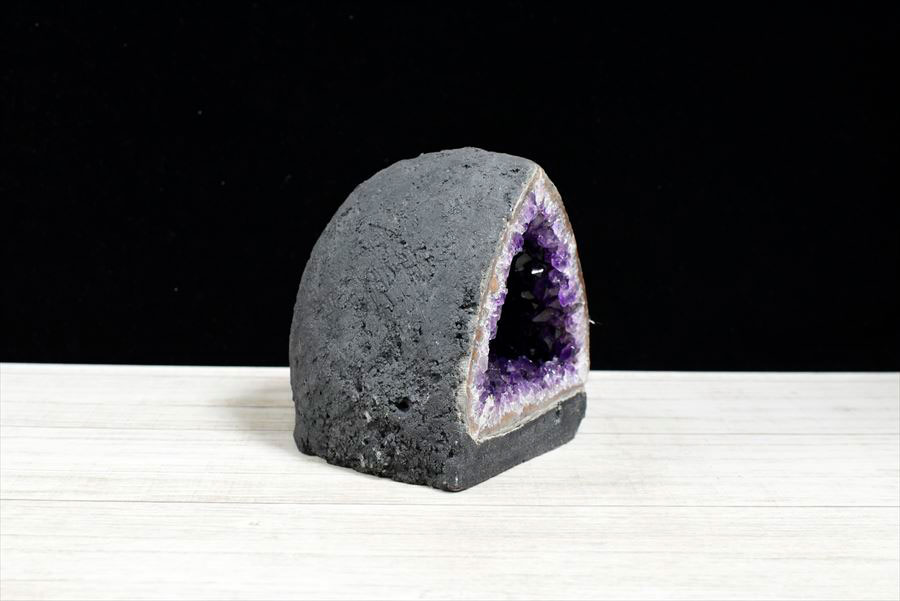 ウルグアイ産・ミニサイズ アメジストドーム（ミニドーム）原産地より