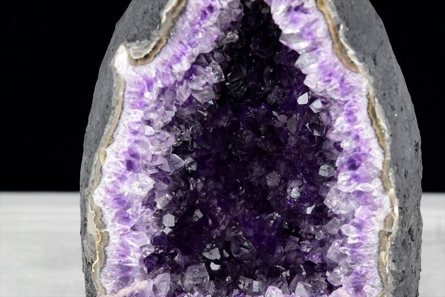 アメジストドーム　カペーラ　晶洞　紫水晶　アメシスト　amethyst geode　インテリア　置物　天然石　パワーストーン