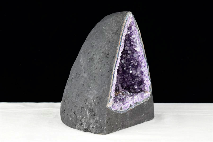 アメジストドーム　カペーラ　晶洞　紫水晶　アメシスト　amethyst geode　インテリア　置物　天然石　パワーストーン