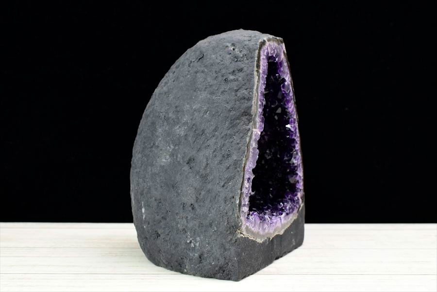 ウルグアイ　アメジストドーム　高品質 パワーストーン 紫水晶 天然石 置き物 楽天市場】ウルグアイ産＜最高品質＞アメジスト原石クラスター