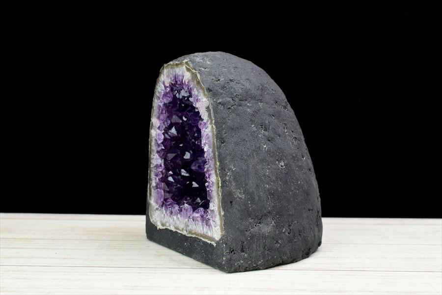 アメジストドーム　カペーラ　晶洞　紫水晶　アメシスト　amethyst geode　インテリア　置物　天然石　パワーストーン
