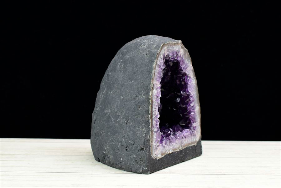 アメジストドーム　カペーラ　晶洞　紫水晶　アメシスト　amethyst geode　インテリア　置物　天然石　パワーストーン