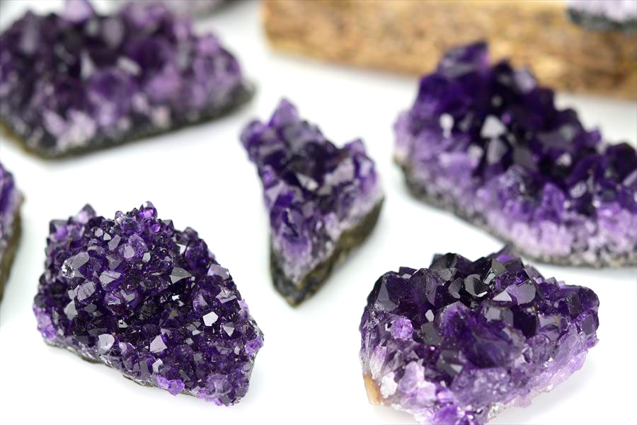 アメジスト　紫水晶　アメジストクラスター　原石　ウルグアイ産　インテリア　浄化　置物　結晶　天然石　パワーストーン