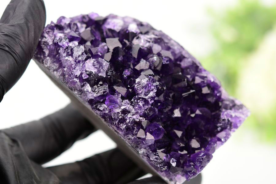 アメジスト　紫水晶　クラスター　原石　ウルグアイ産アメジスト　アルティガス　Artigas Uruguay　インテリア　浄化　置物　カットベース　天然石　パワーストーン