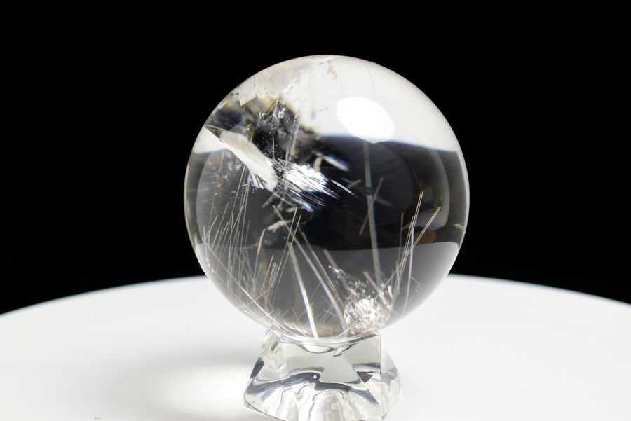 ルチルクォーツ　針水晶　シルバールチル　丸玉　虹入り　穴なし　金運　財運　スフィア　天然石　パワーストーン