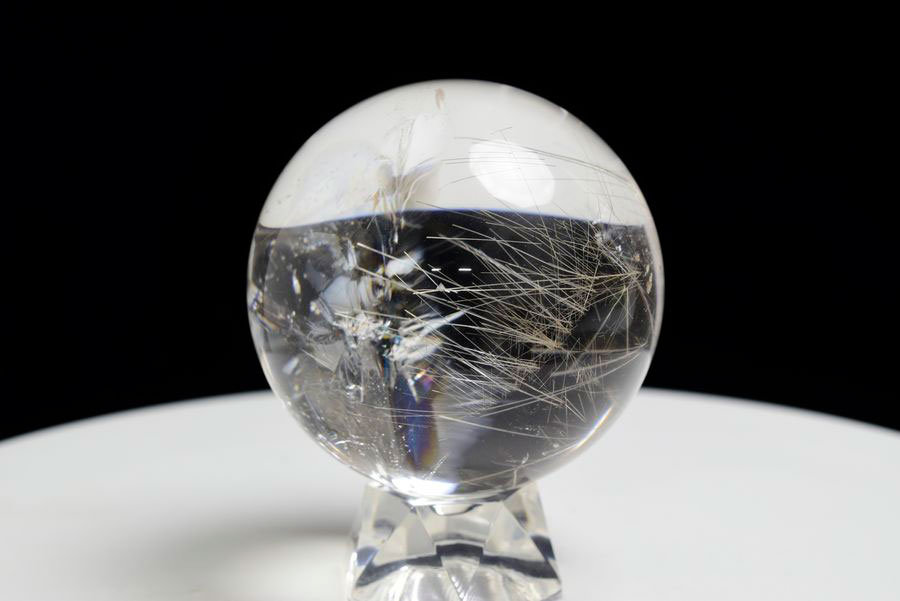 ルチルクォーツ　針水晶　シルバールチル　丸玉　虹入り　穴なし　金運　財運　スフィア　天然石　パワーストーン