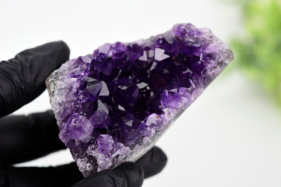 アメジスト　紫水晶　クラスター　原石　ウルグアイ産アメジスト　アルティガス　Artigas Uruguay　インテリア　浄化　置物　カットベース　天然石　パワーストーン