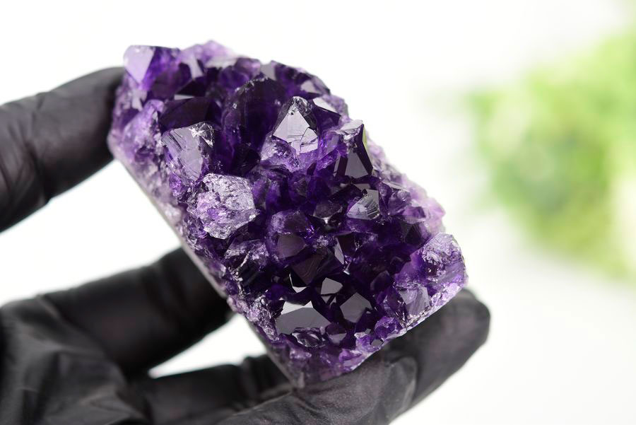 アメジスト　紫水晶　クラスター　原石　ウルグアイ産アメジスト　アルティガス　Artigas Uruguay　インテリア　浄化　置物　カットベース　天然石　パワーストーン