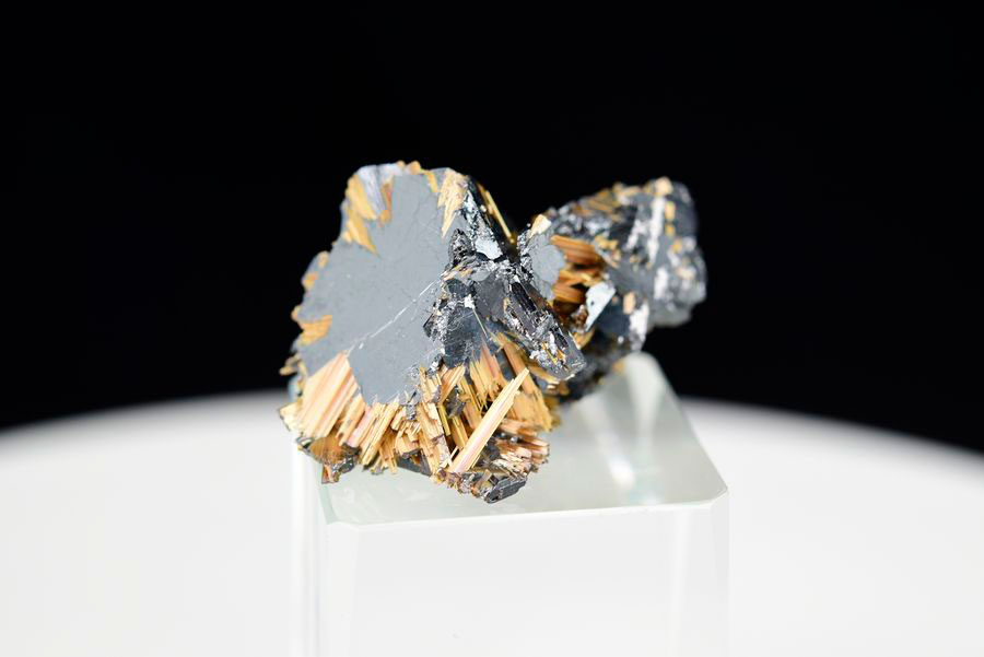 ゴールドルチル　クラスター　鉱物　原石　針状結晶　針のみ　むき出し　置物　天然石　パワーストーン