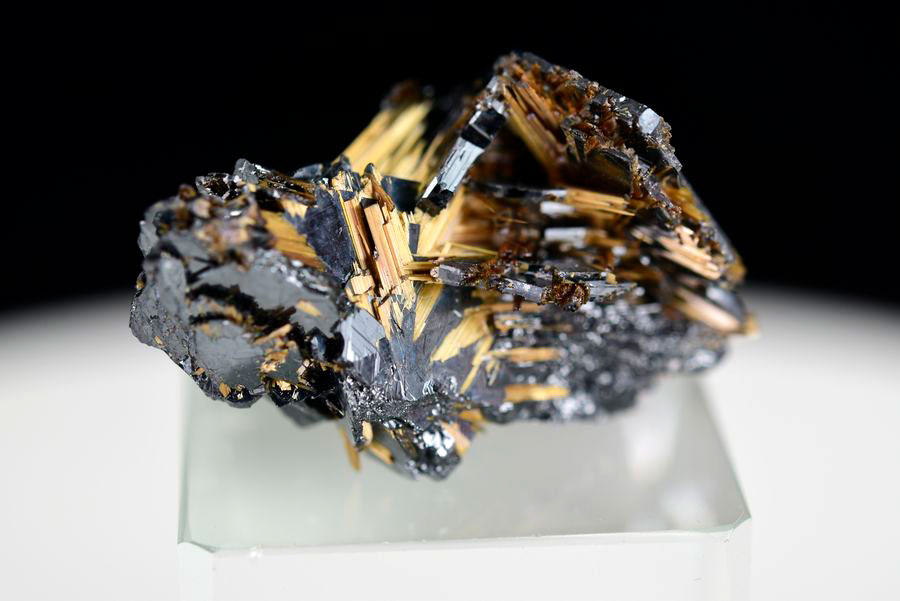 ゴールドルチル　クラスター　鉱物　原石　針状結晶　針のみ　むき出し　置物　天然石　パワーストーン