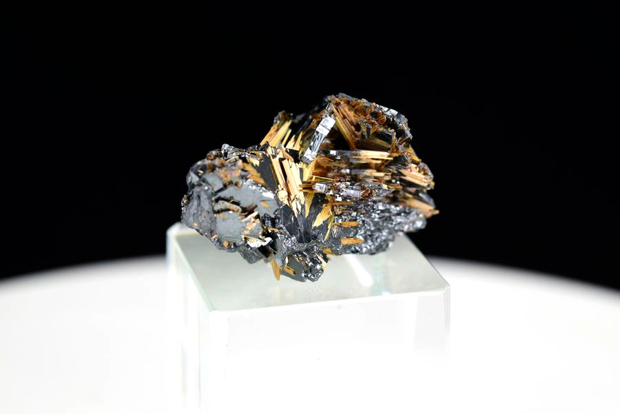 ゴールドルチル　クラスター　鉱物　原石　針状結晶　針のみ　むき出し　置物　天然石　パワーストーン