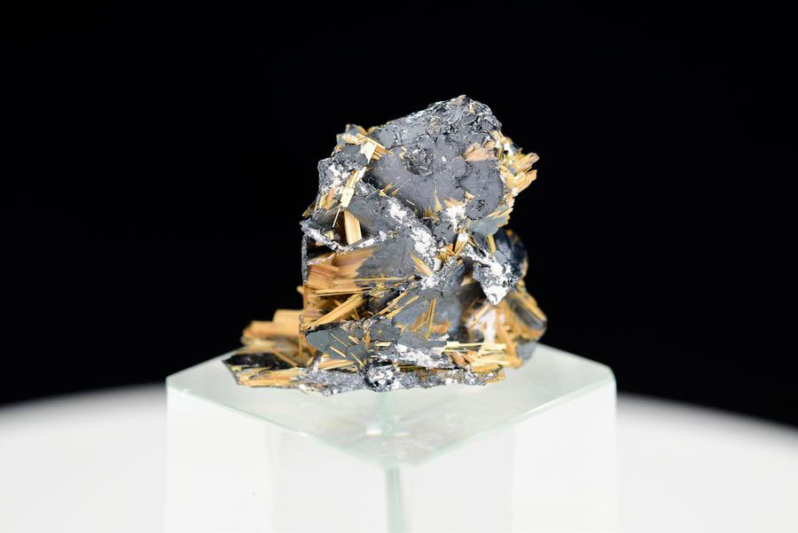 ゴールドルチル　クラスター　鉱物　原石　針状結晶　針のみ　むき出し　置物　天然石　パワーストーン