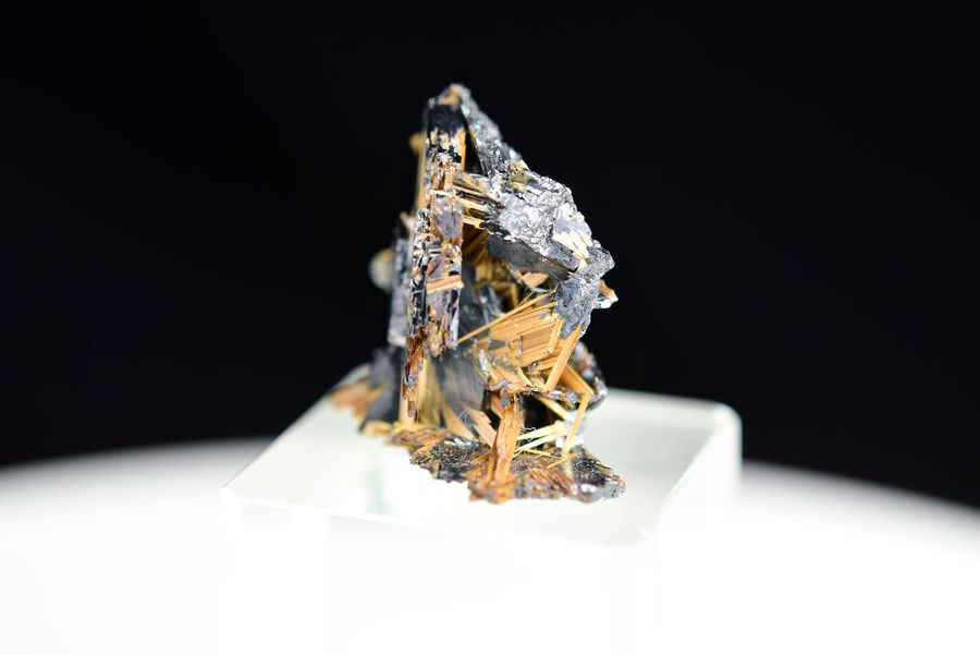 ゴールドルチル　クラスター　鉱物　原石　針状結晶　針のみ　むき出し　置物　天然石　パワーストーン