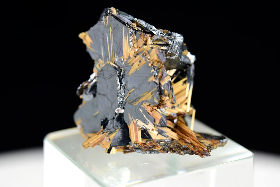 ゴールドルチル　クラスター　鉱物　原石　針状結晶　針のみ　むき出し　置物　天然石　パワーストーン