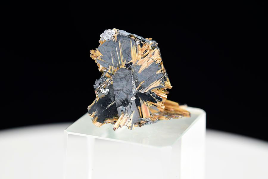 ゴールドルチル　クラスター　鉱物　原石　針状結晶　針のみ　むき出し　置物　天然石　パワーストーン