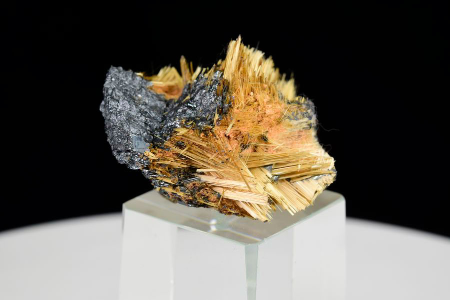 ゴールドルチル　クラスター　鉱物　原石　針状結晶　針のみ　むき出し　置物　天然石　パワーストーン