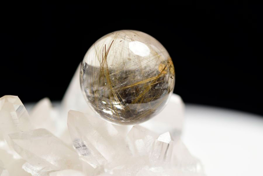 ゴールドルチル　ルチルクォーツ　金針水晶　丸玉　穴なし　金運　財運　スフィア　天然石　パワーストーン