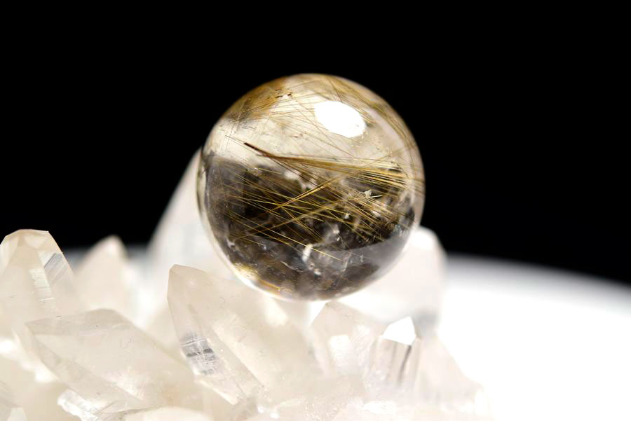 ゴールドルチル　ルチルクォーツ　金針水晶　丸玉　穴なし　金運　財運　スフィア　天然石　パワーストーン