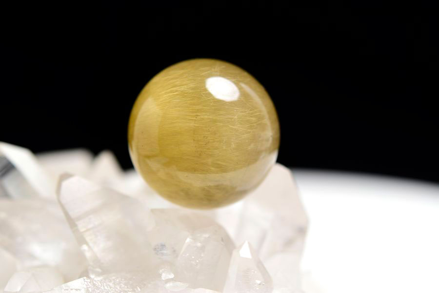 ゴールドルチル　ルチルクォーツ　金針水晶　丸玉　穴なし　金運　財運　スフィア　天然石　パワーストーン