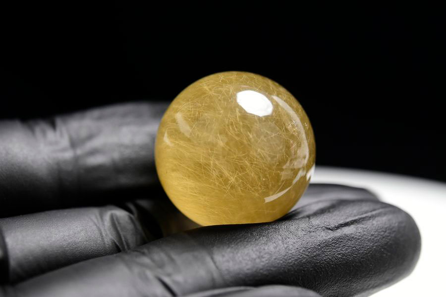 ゴールドルチル　ルチルクォーツ　金針水晶　丸玉　穴なし　金運　財運　スフィア　天然石　パワーストーン