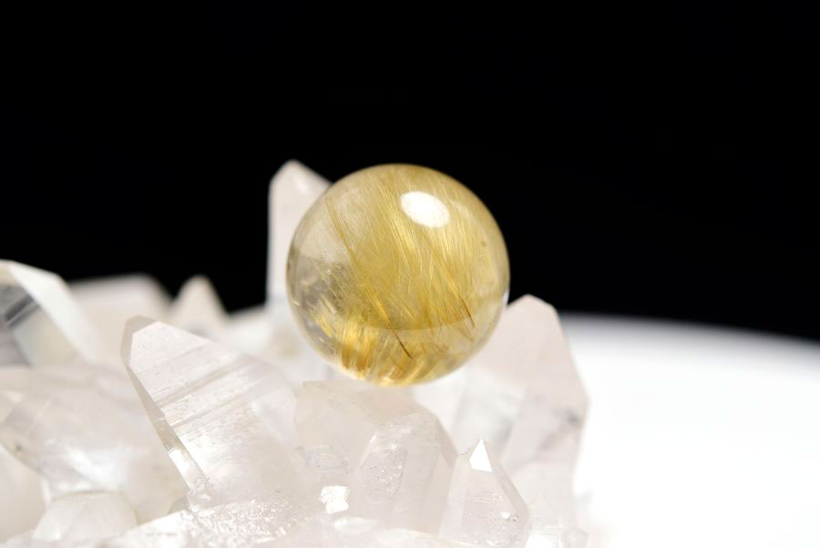 ゴールドルチル　ルチルクォーツ　金針水晶　丸玉　穴なし　金運　財運　スフィア　天然石　パワーストーン