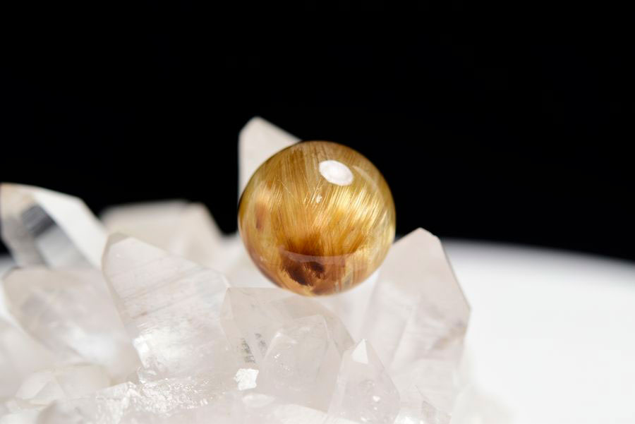 ゴールドルチル　ルチルクォーツ　金針水晶　丸玉　穴なし　金運　財運　スフィア　天然石　パワーストーン