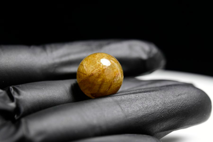 ゴールドルチル　ルチルクォーツ　金針水晶　丸玉　穴なし　金運　財運　スフィア　天然石　パワーストーン