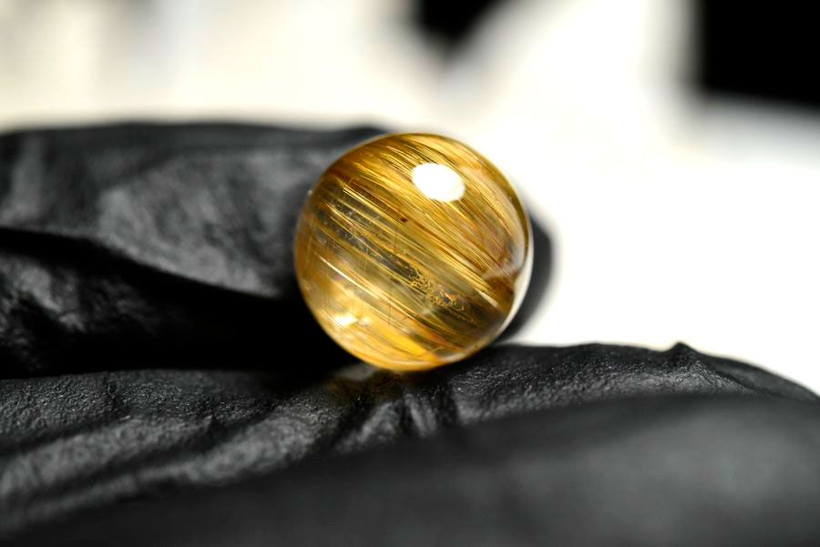ゴールドルチル　ルチルクォーツ　金針水晶　丸玉　穴なし　金運　財運　スフィア　天然石　パワーストーン