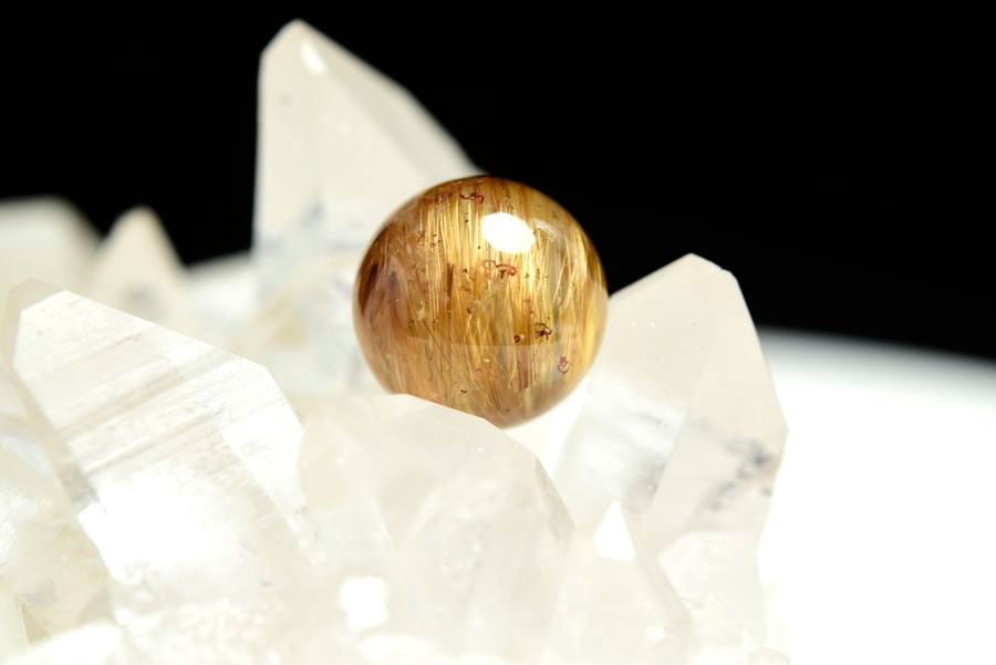 ゴールドルチル　ルチルクォーツ　金針水晶　丸玉　穴なし　金運　財運　スフィア　天然石　パワーストーン