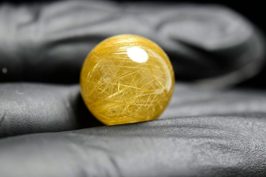 ゴールドルチル　ルチルクォーツ　金針水晶　丸玉　穴なし　金運　財運　スフィア　天然石　パワーストーン