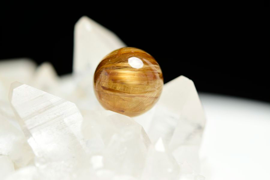 ゴールドルチル　ルチルクォーツ　金針水晶　丸玉　穴なし　金運　財運　スフィア　天然石　パワーストーン