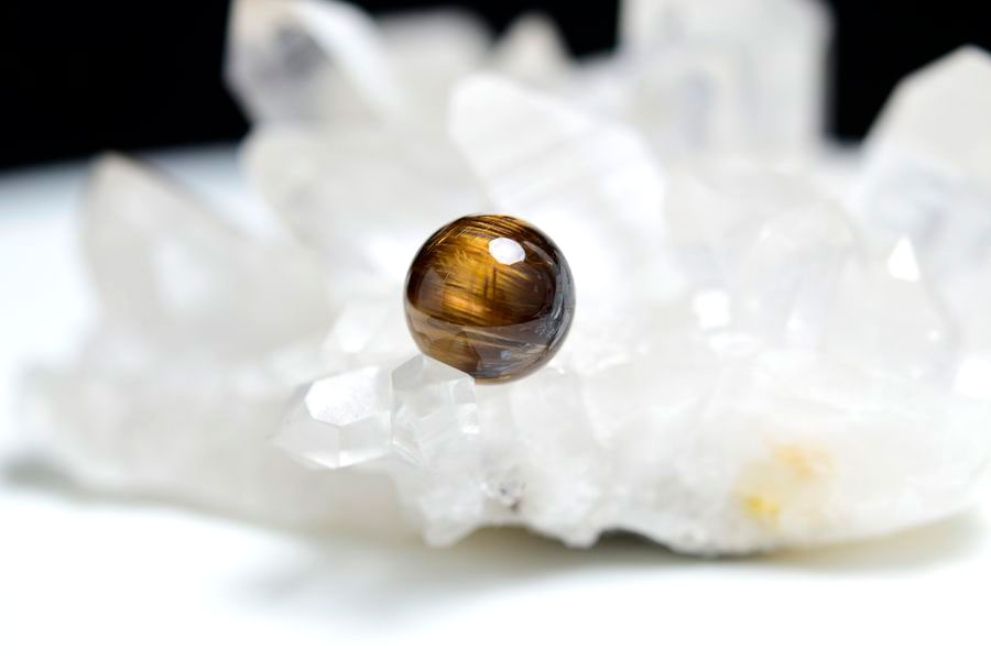 ゴールドルチル　ルチルクォーツ　金針水晶　丸玉　穴なし　金運　財運　スフィア　天然石　パワーストーン