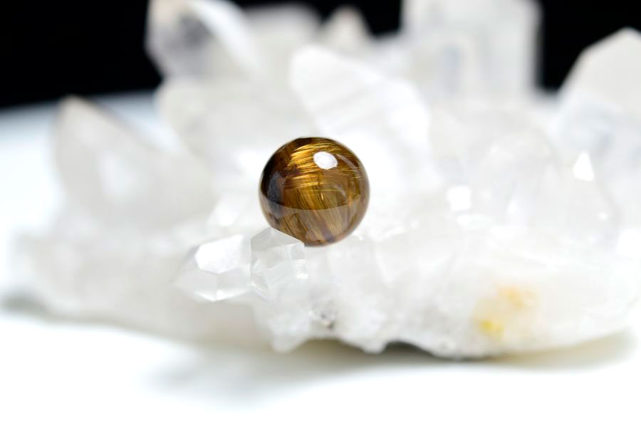 ゴールドルチル　ルチルクォーツ　金針水晶　丸玉　穴なし　金運　財運　スフィア　天然石　パワーストーン