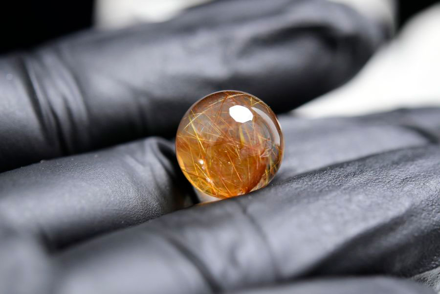 ゴールドルチル　ルチルクォーツ　金針水晶　丸玉　穴なし　金運　財運　スフィア　天然石　パワーストーン