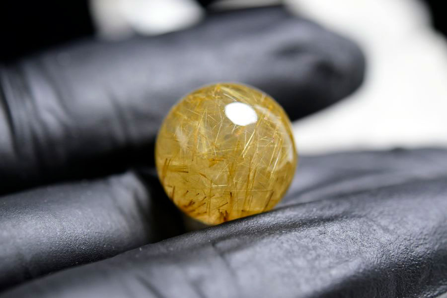 ゴールドルチル　ルチルクォーツ　金針水晶　丸玉　穴なし　金運　財運　スフィア　天然石　パワーストーン