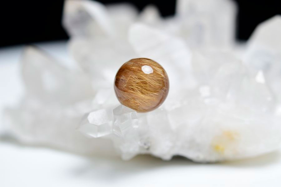 ゴールドルチル　ルチルクォーツ　金針水晶　丸玉　穴なし　金運　財運　スフィア　天然石　パワーストーン
